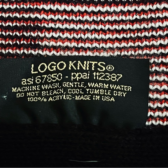 Steak 'n Shake collectible knit logo Blanket.  63” x 63”. MINT CONDITION. - Picture 3 of 4